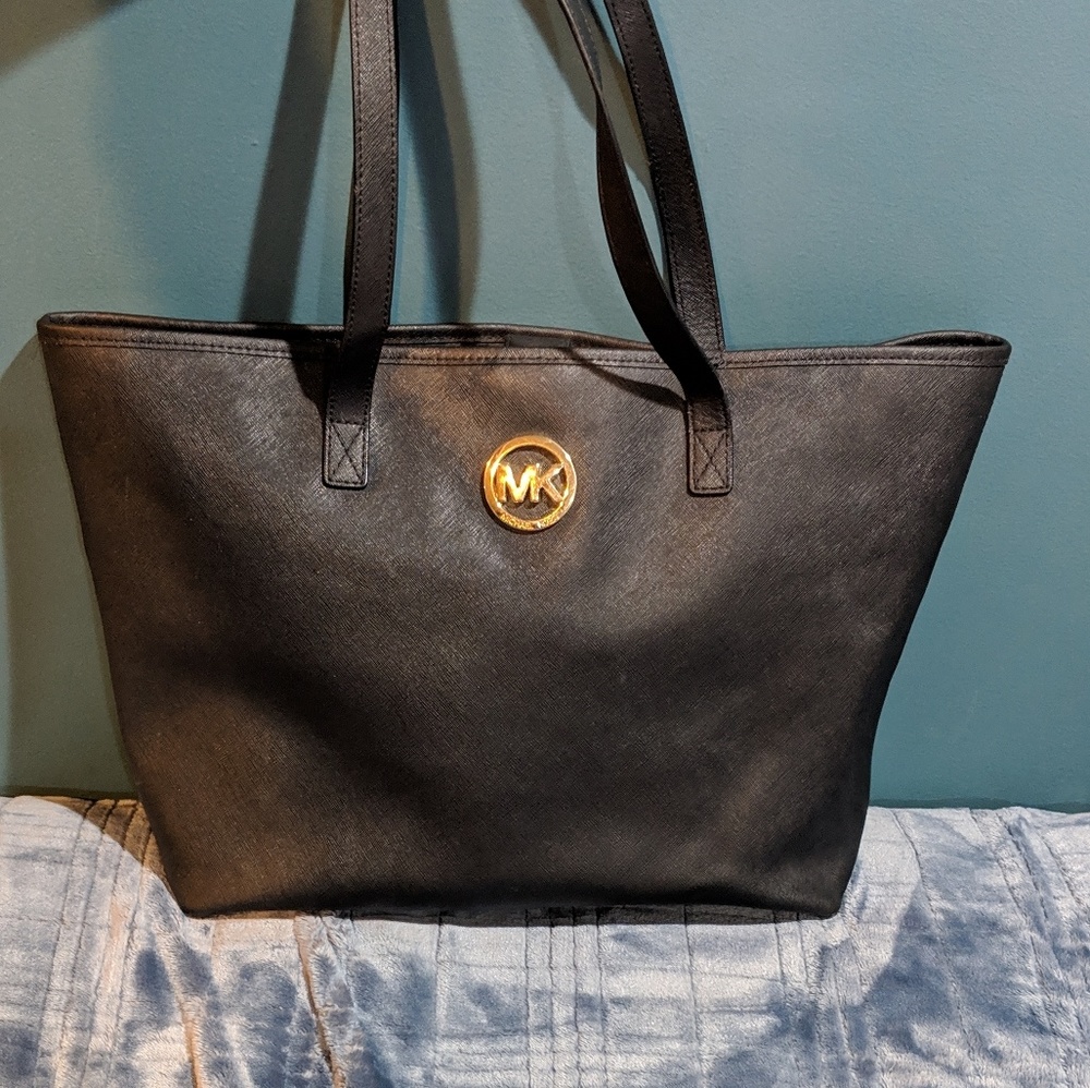 **SOLD** Michael Kors purse